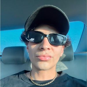 Meet your Posher, Gael